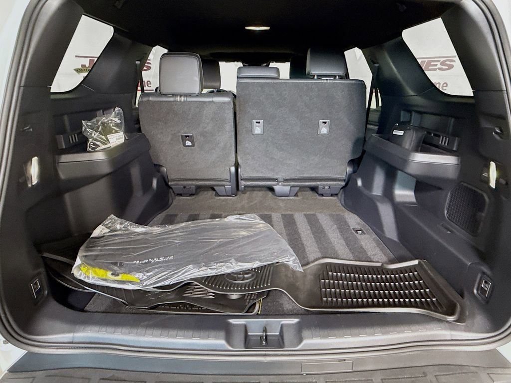 2025 Toyota 4Runner Limited - Photo 29