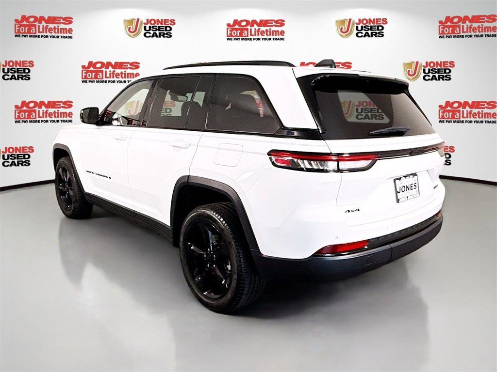 2023 Jeep Grand Cherokee Limited photo 2