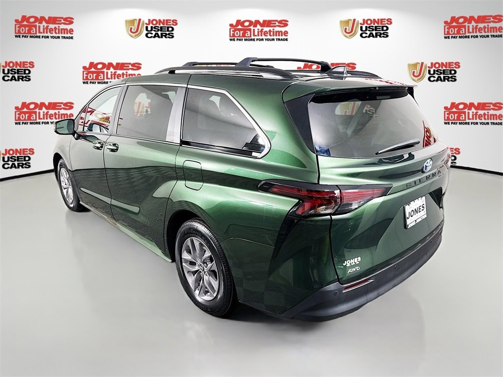 Used 2024 Toyota Sienna XLE Van Passenger Van