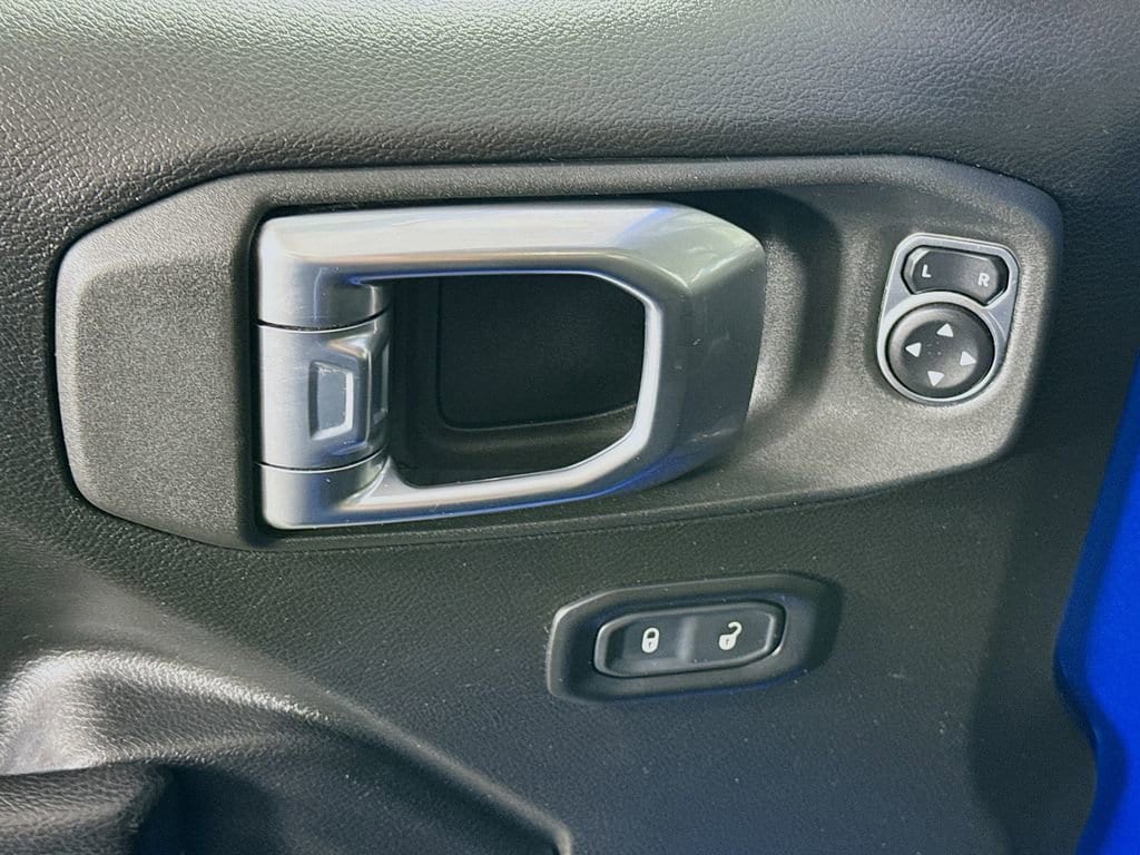 2023 Jeep Wrangler 4-Door Rubicon - Photo 24