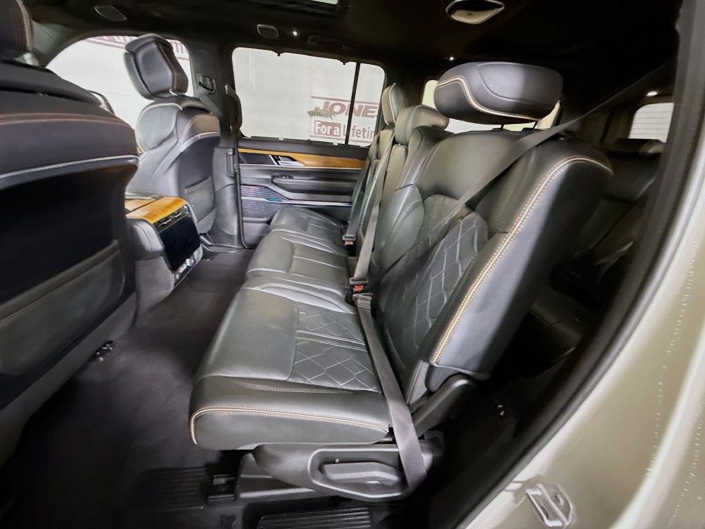 2022 Jeep Grand Wagoneer Series III - Photo 29