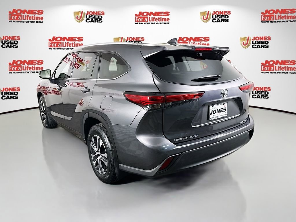 Used 2022 Toyota Highlander XLE SUV