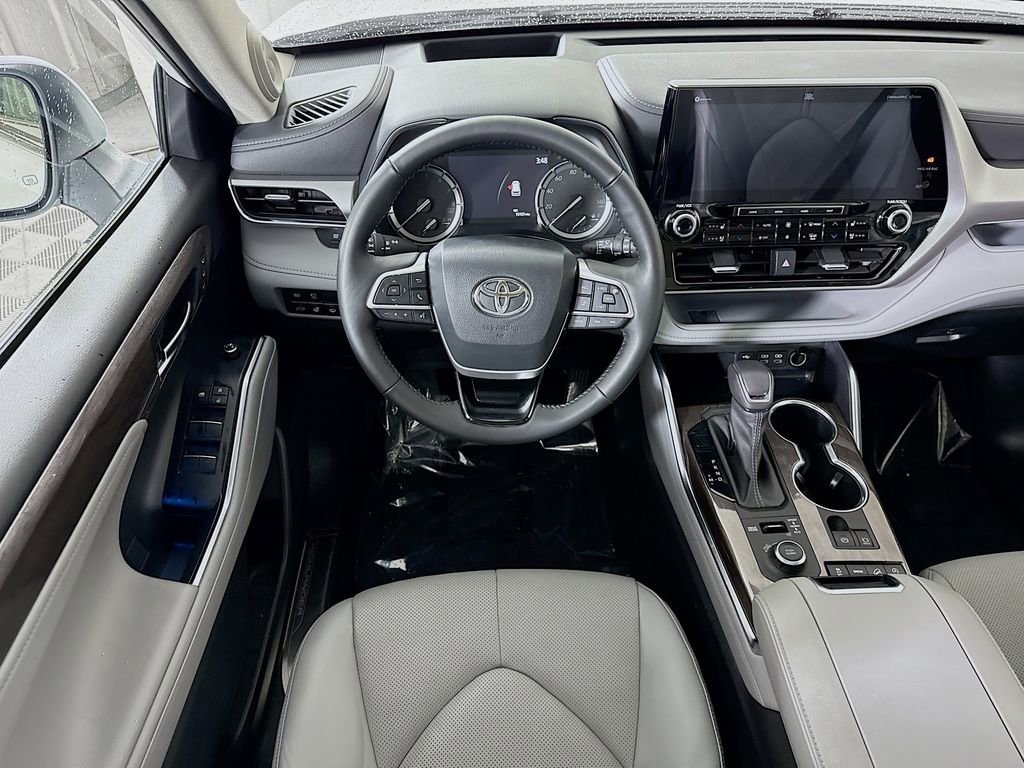 Used 2022 Toyota Highlander Platinum SUV