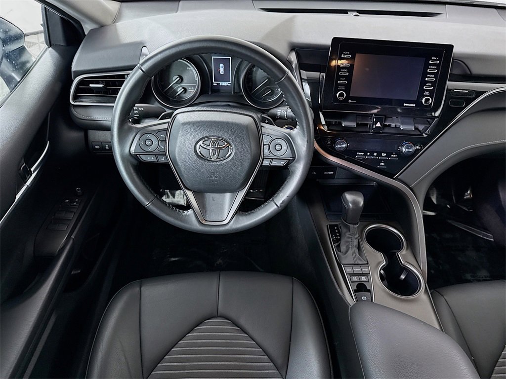 2023 Toyota Camry Hybrid SE photo 2