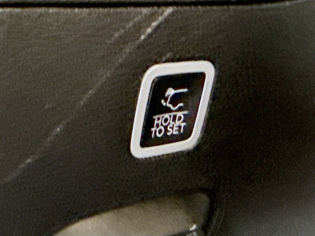 2022 Jeep Grand Wagoneer Series III - Photo 32