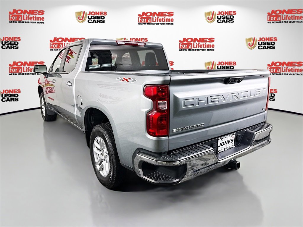 2023 Chevrolet Silverado 1500 LT photo 2
