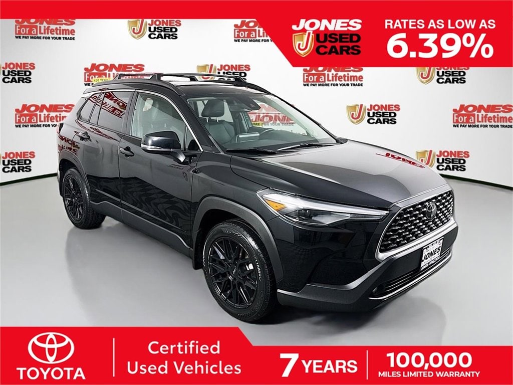 2022 Toyota Corolla Cross XLE's photo