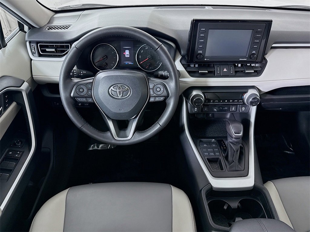 2020 Toyota RAV4 XLE Premium photo 2