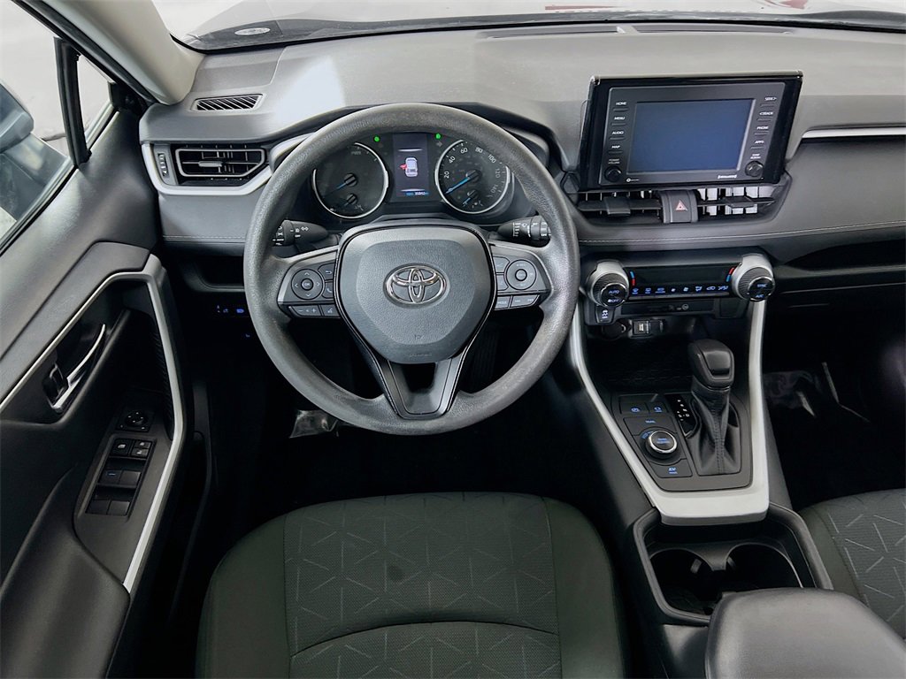 2021 Toyota RAV4 Hybrid XLE photo 3