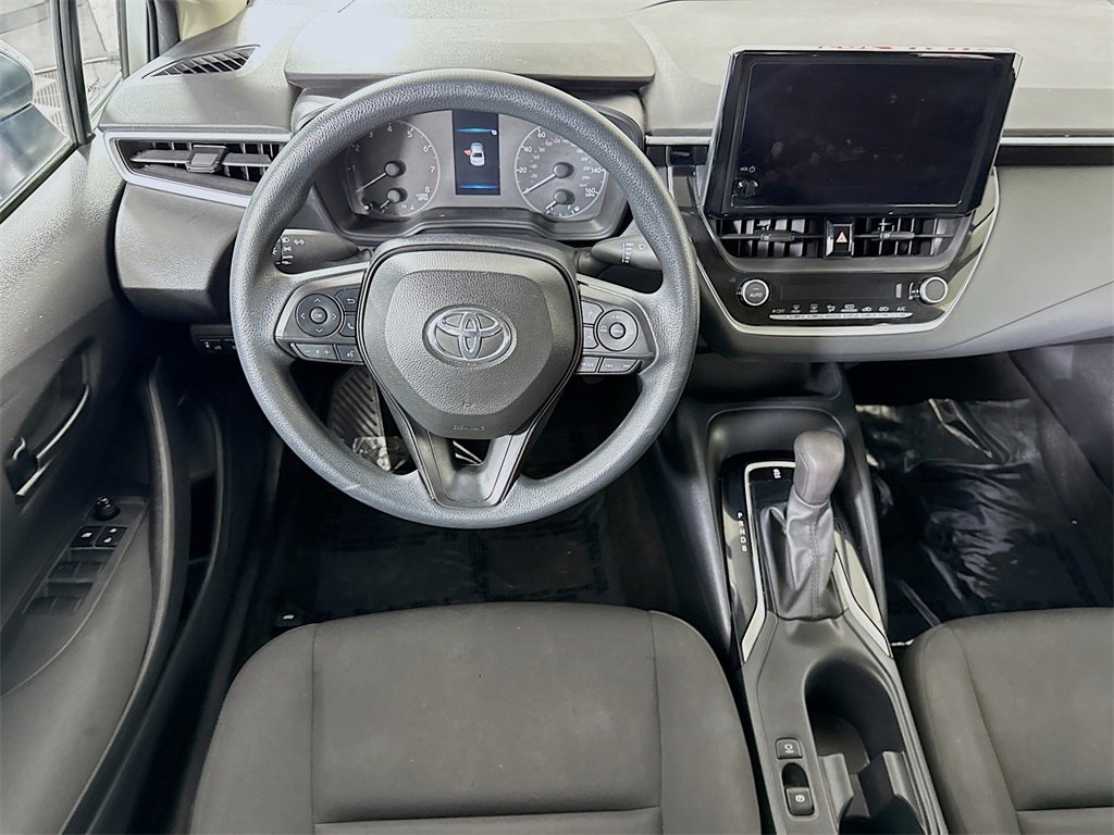 2023 Toyota Corolla LE photo 3