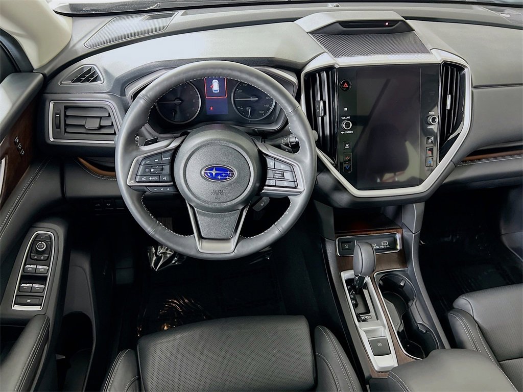 2024 Subaru Ascent Touring photo 3