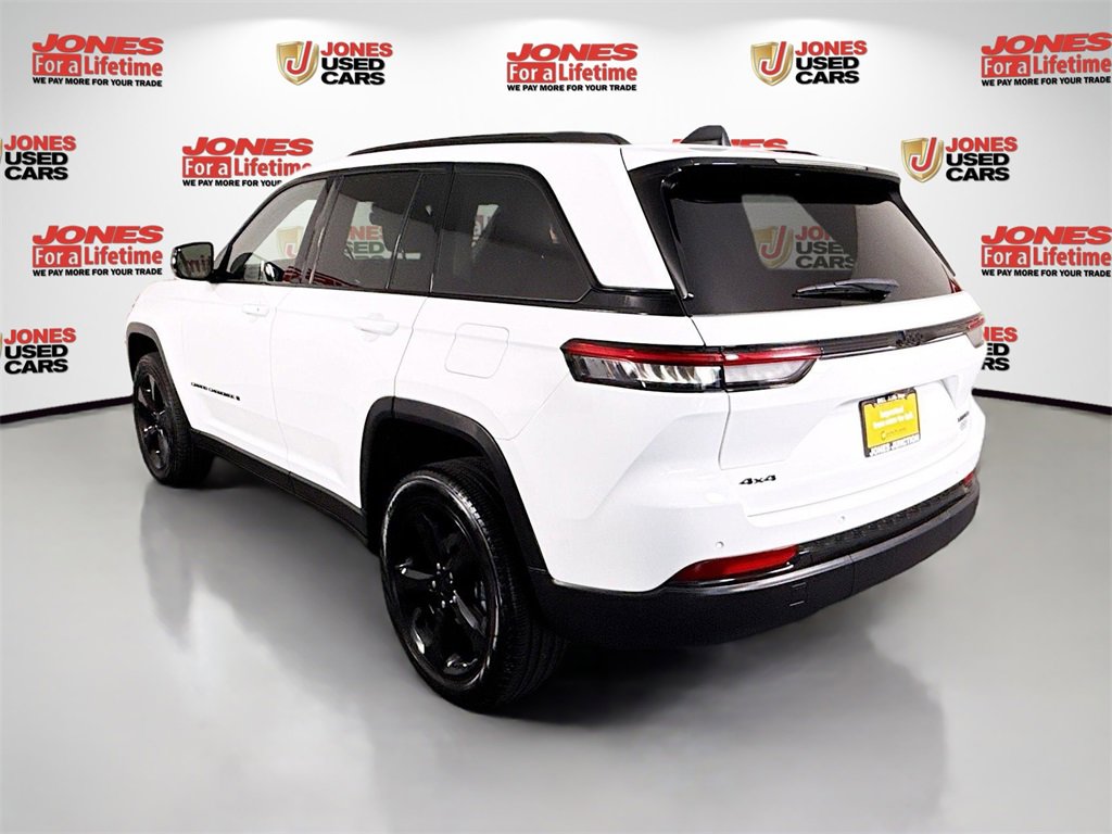 2023 Jeep Grand Cherokee Limited photo 2