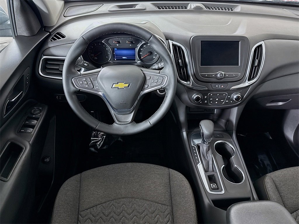2024 Chevrolet Equinox LT photo 3