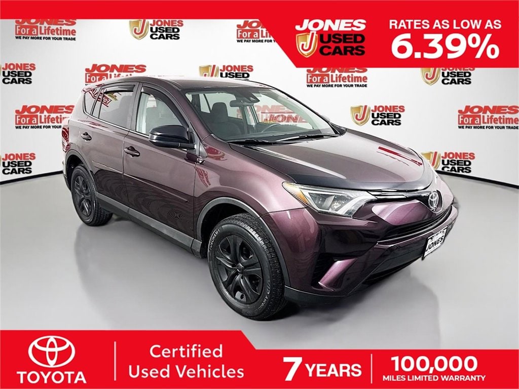 2018 Toyota RAV4 LE's photo