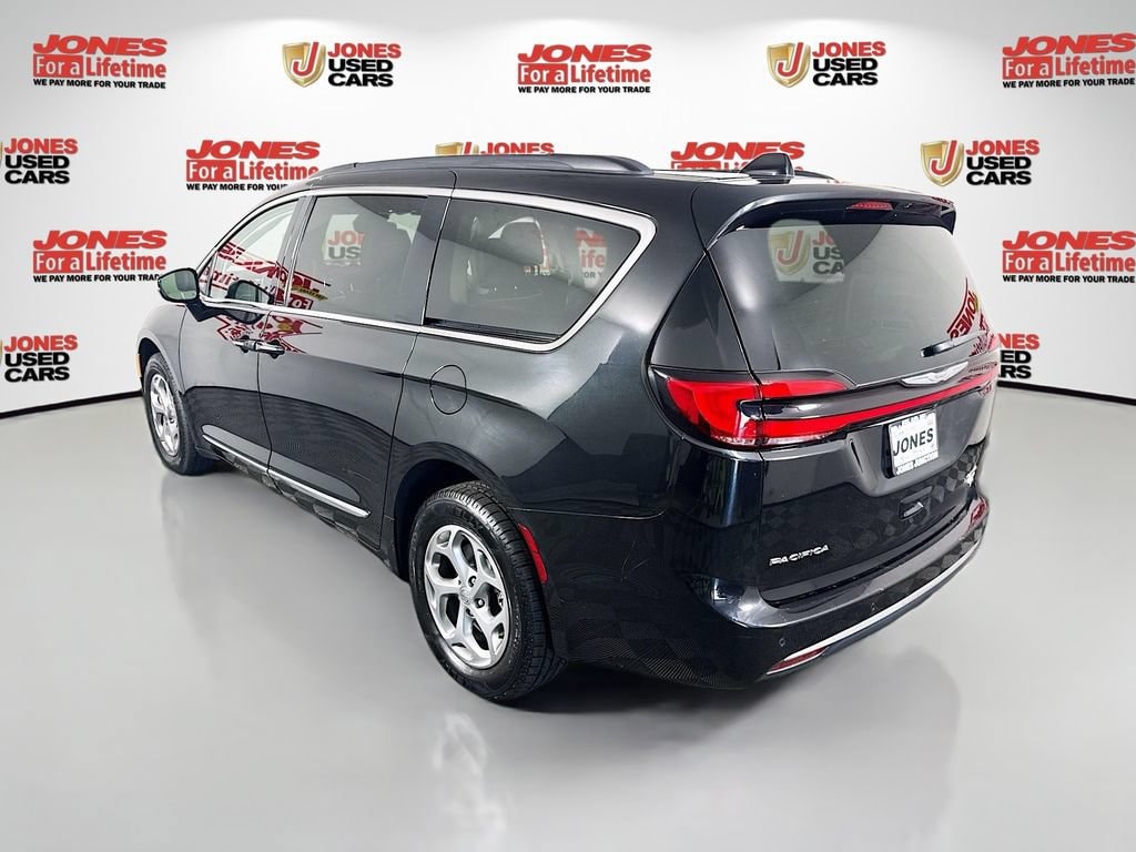 Used 2023 Chrysler Pacifica Limited Van Passenger Van