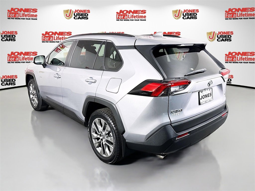 2023 Toyota RAV4 XLE Premium photo 2