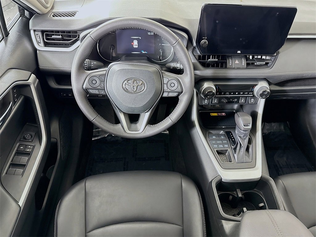 2023 Toyota RAV4 XLE Premium photo 3