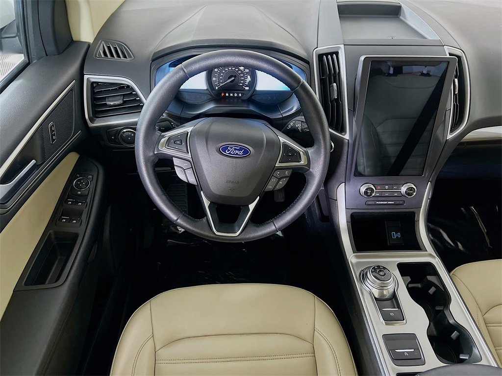 2023 Ford Edge SEL photo 3