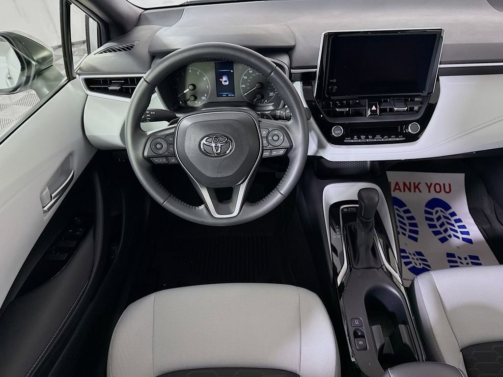 Used 2025 Toyota Corolla Hatchback SE Hatchback