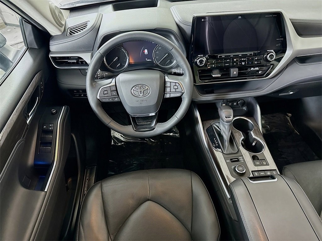 Used 2021 Toyota Highlander Platinum SUV