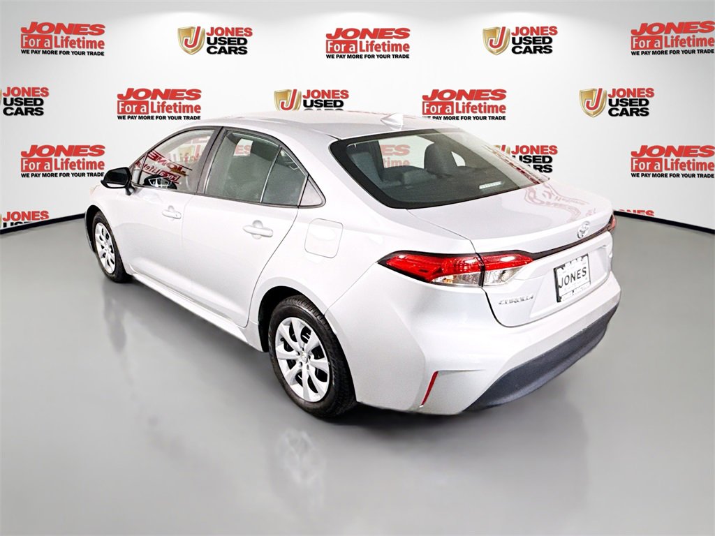 2023 Toyota Corolla LE photo 2