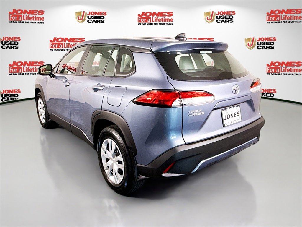 2023 Toyota Corolla Cross L photo 2