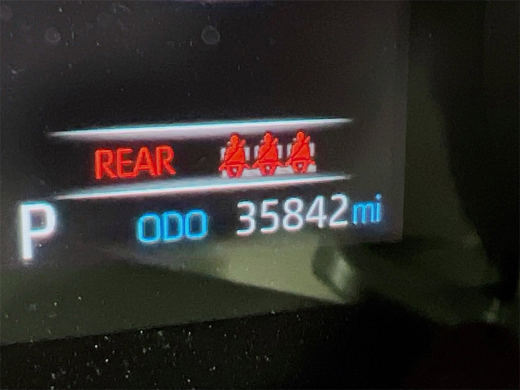 2021 Toyota RAV4 Hybrid XLE photo 4
