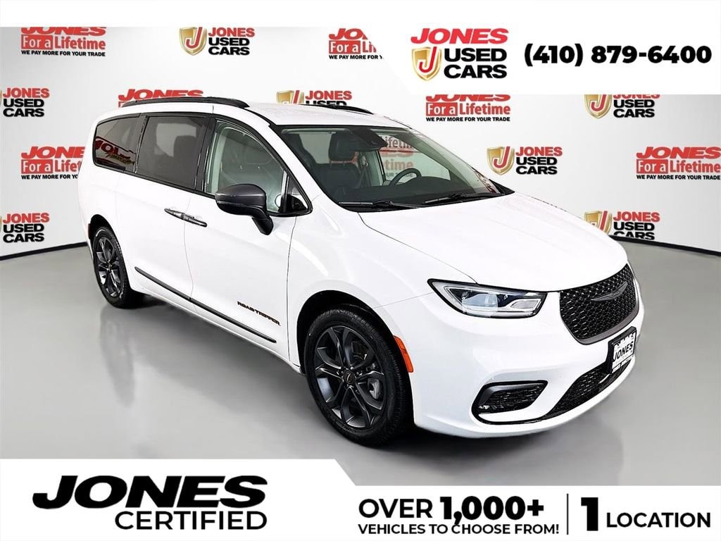 Used 2023 Chrysler Pacifica Touring L Van Passenger Van