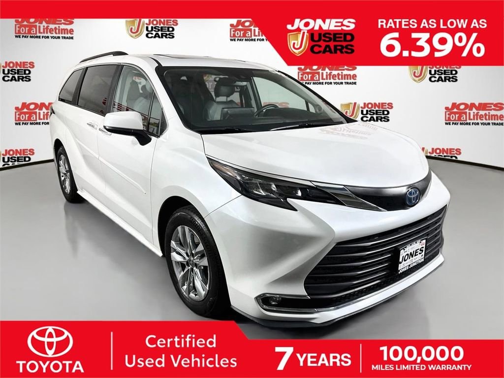 2024 Toyota Sienna XLE 7-Passenger Hybrid AWD's photo