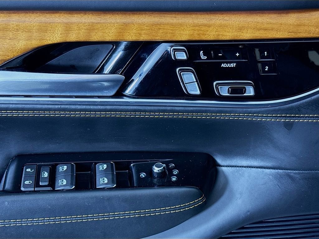 2022 Jeep Grand Wagoneer Series III - Photo 25