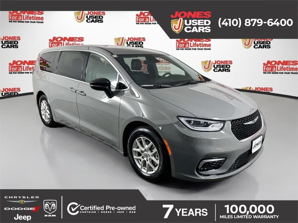 Used 2025 Chrysler Pacifica Select Van Passenger Van