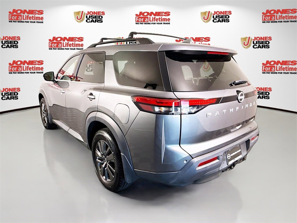2022 Nissan Pathfinder SV photo 2