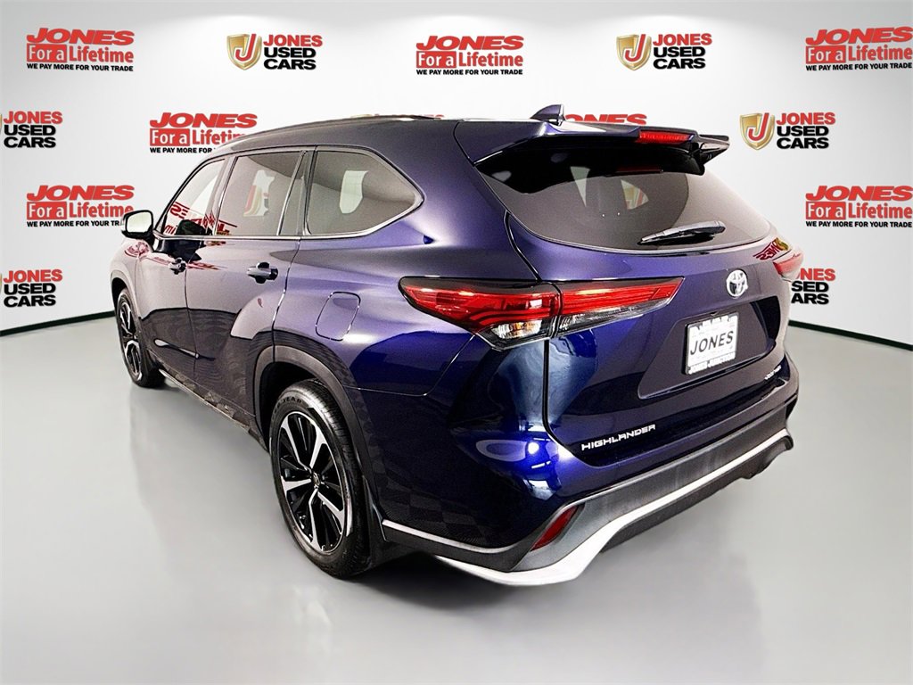 2022 Toyota Highlander XSE photo 2