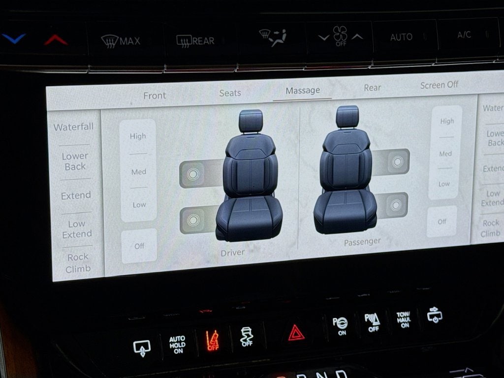 2022 Jeep Grand Wagoneer Series III - Photo 13