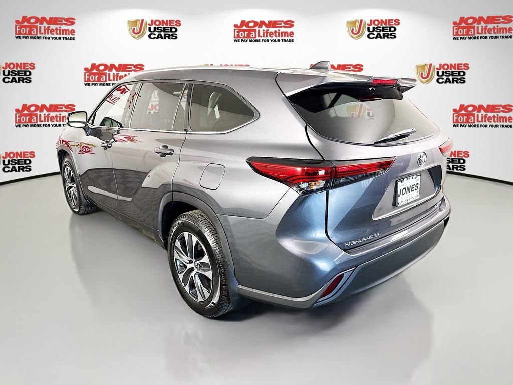 Used 2021 Toyota Highlander XLE SUV