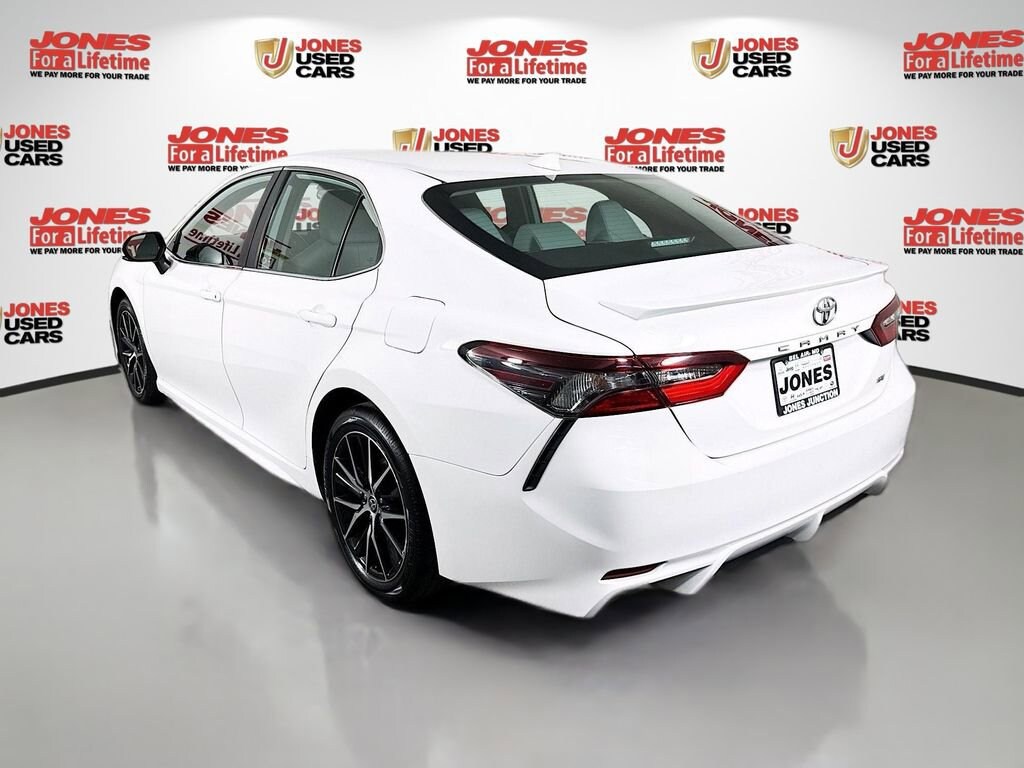 Used 2022 Toyota Camry SE Sedan
