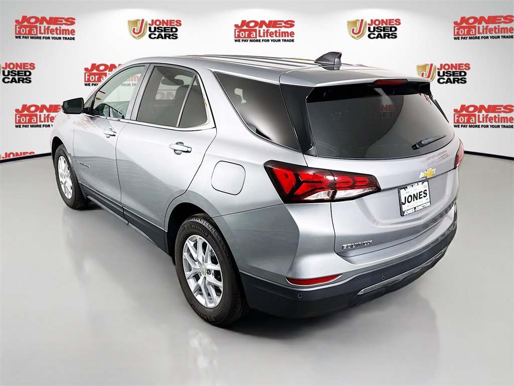 2024 Chevrolet Equinox LT photo 2