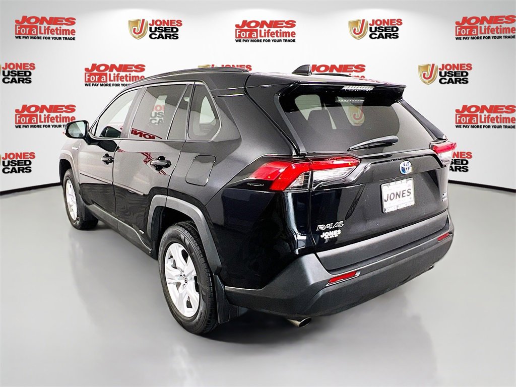 2021 Toyota RAV4 Hybrid XLE photo 2