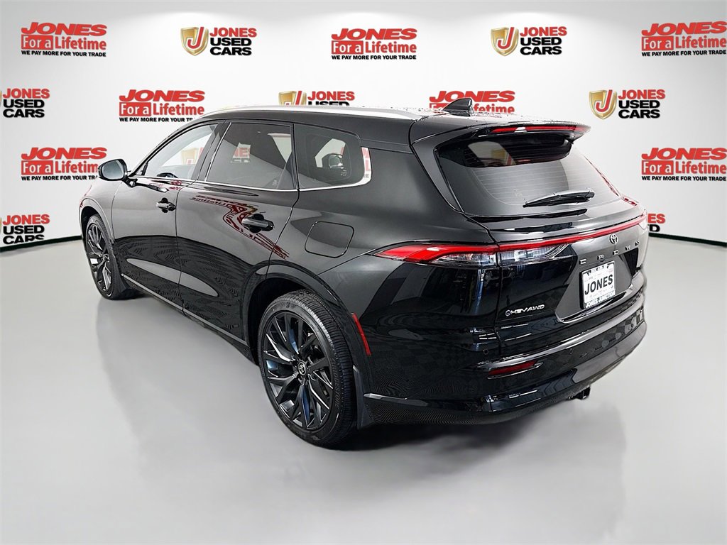 2025 Toyota Crown Signia Limited photo 2