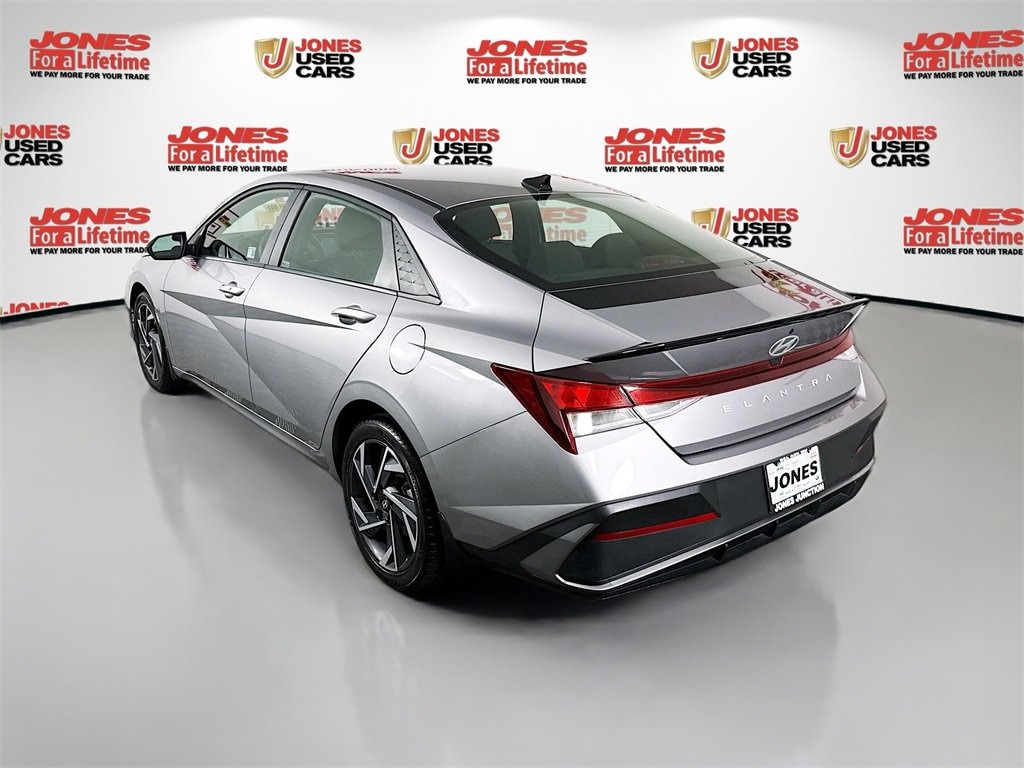 Used 2025 Hyundai Elantra SEL Sport Sedan