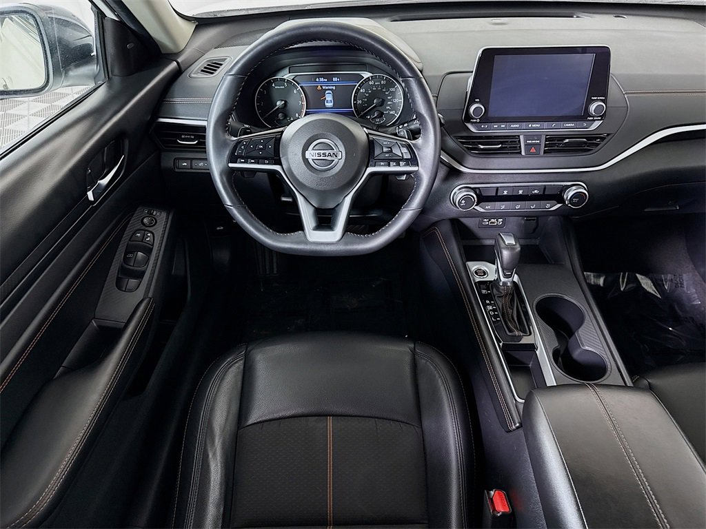 2021 Nissan Altima 2.5 SR photo 2