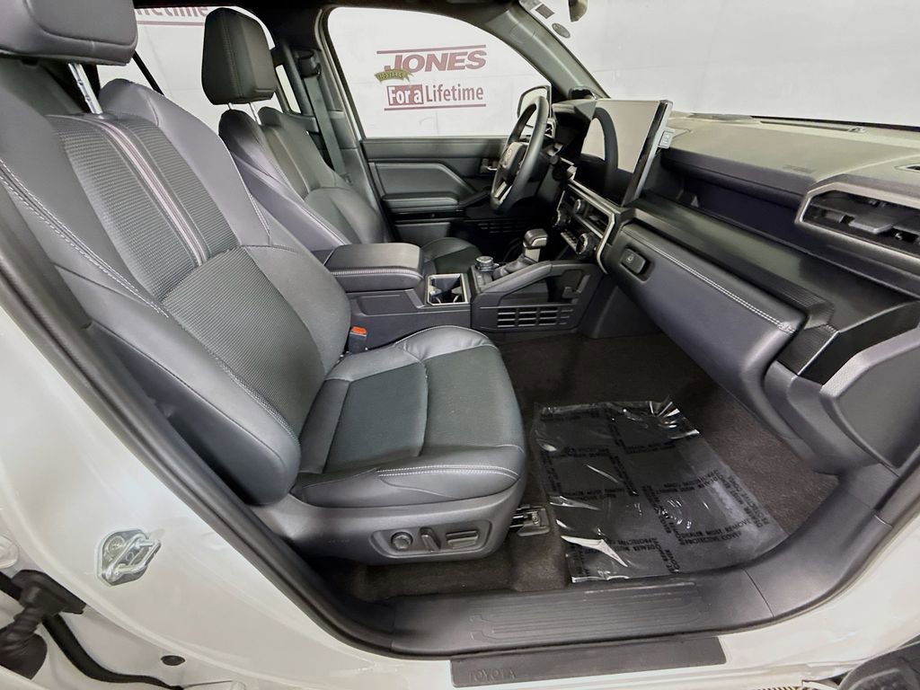 2025 Toyota 4Runner Limited - Photo 32