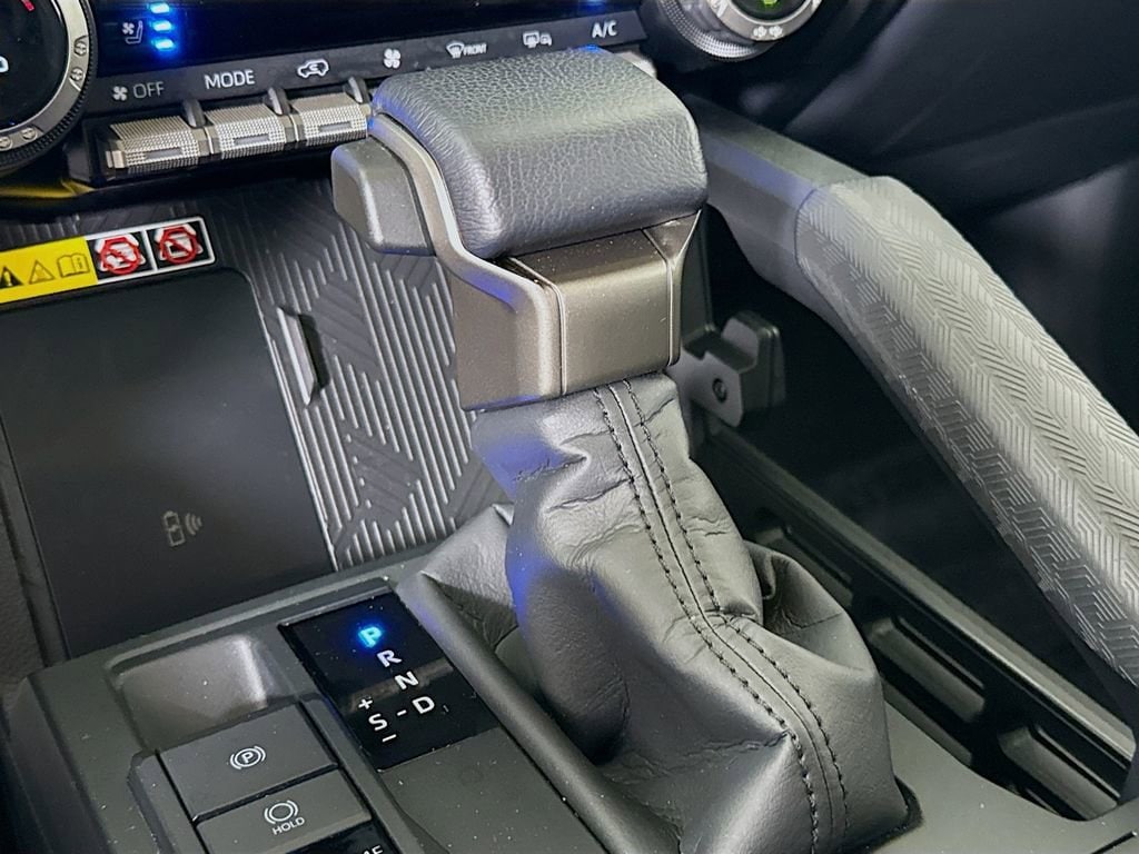 2025 Toyota 4Runner Limited - Photo 10