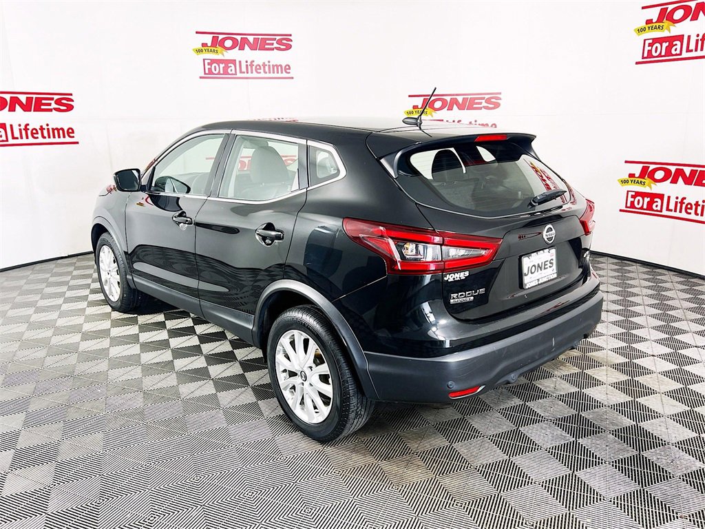 2021 Nissan Rogue Sport S photo 2