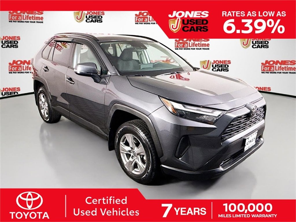 2023 Toyota RAV4 XLE's photo