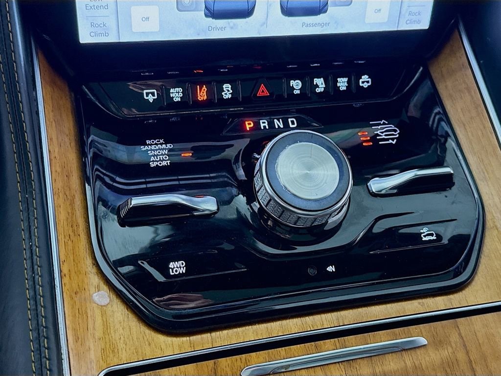 2022 Jeep Grand Wagoneer Series III - Photo 10