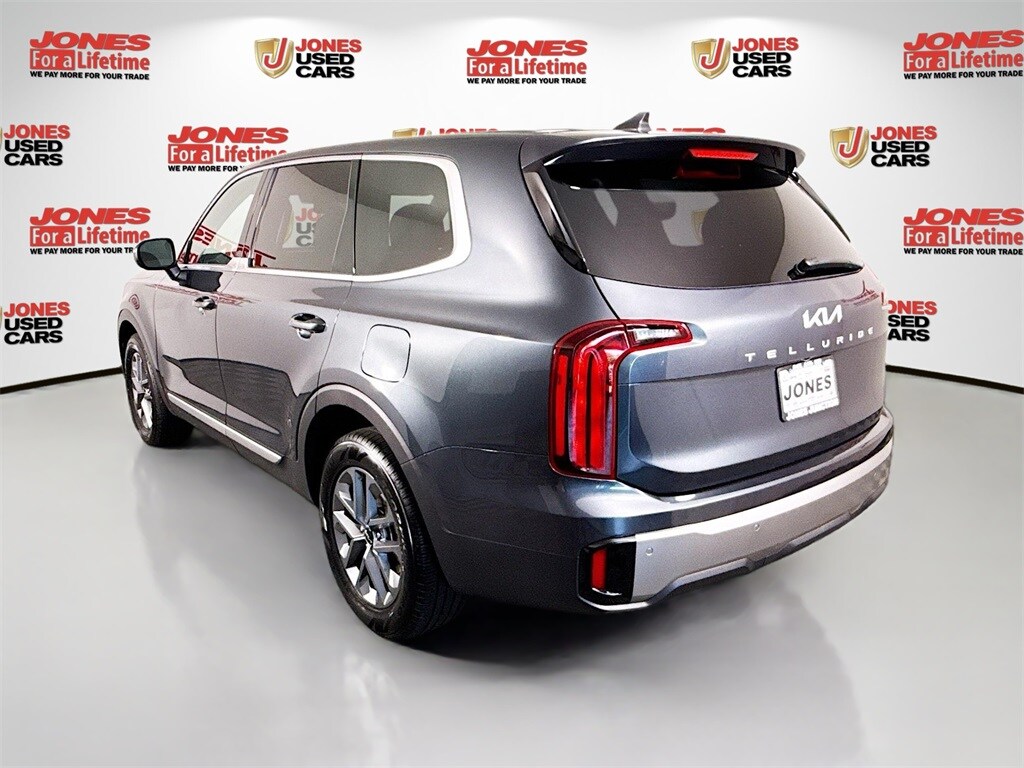 2024 Kia Telluride LX photo 2