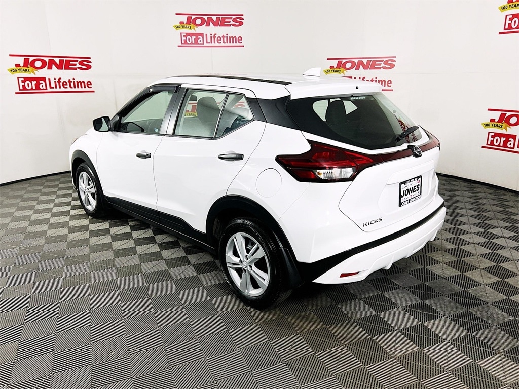 2024 Nissan Kicks S photo 2