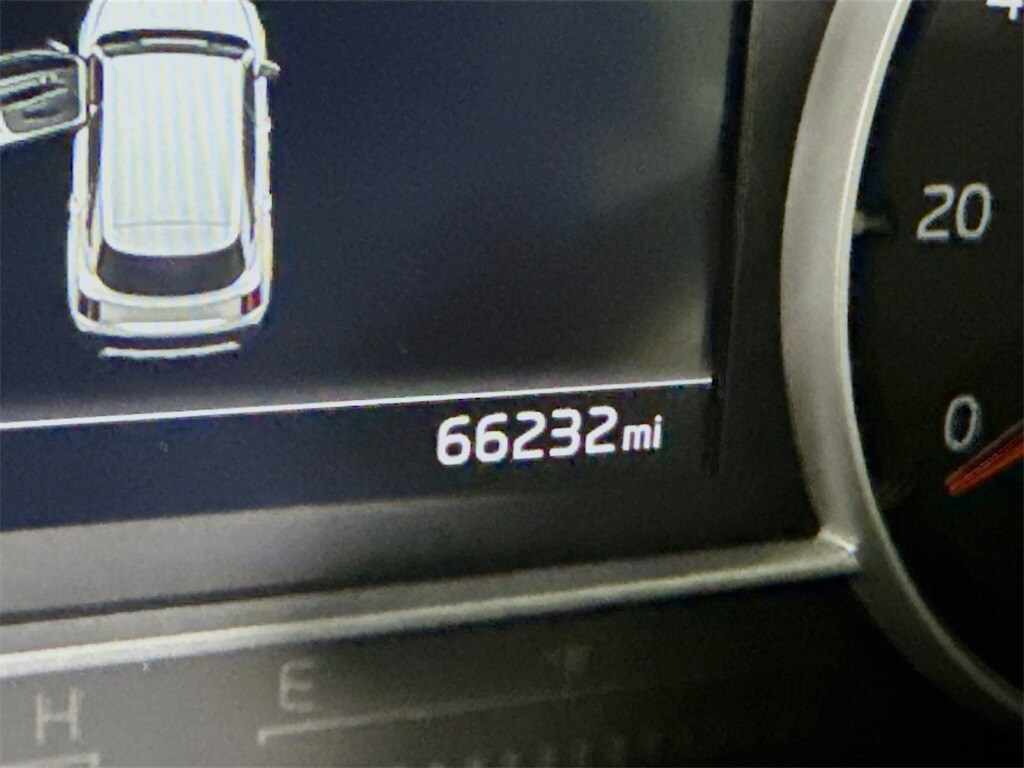 2022 Kia Sorento S photo 2