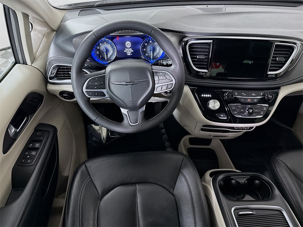 Certified 2022 Chrysler Pacifica Touring L Van Passenger Van